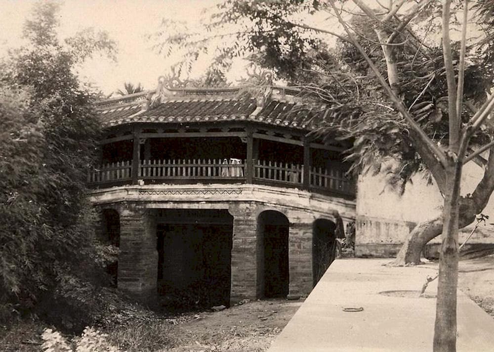 An image of the Japanese Bridge in 1918